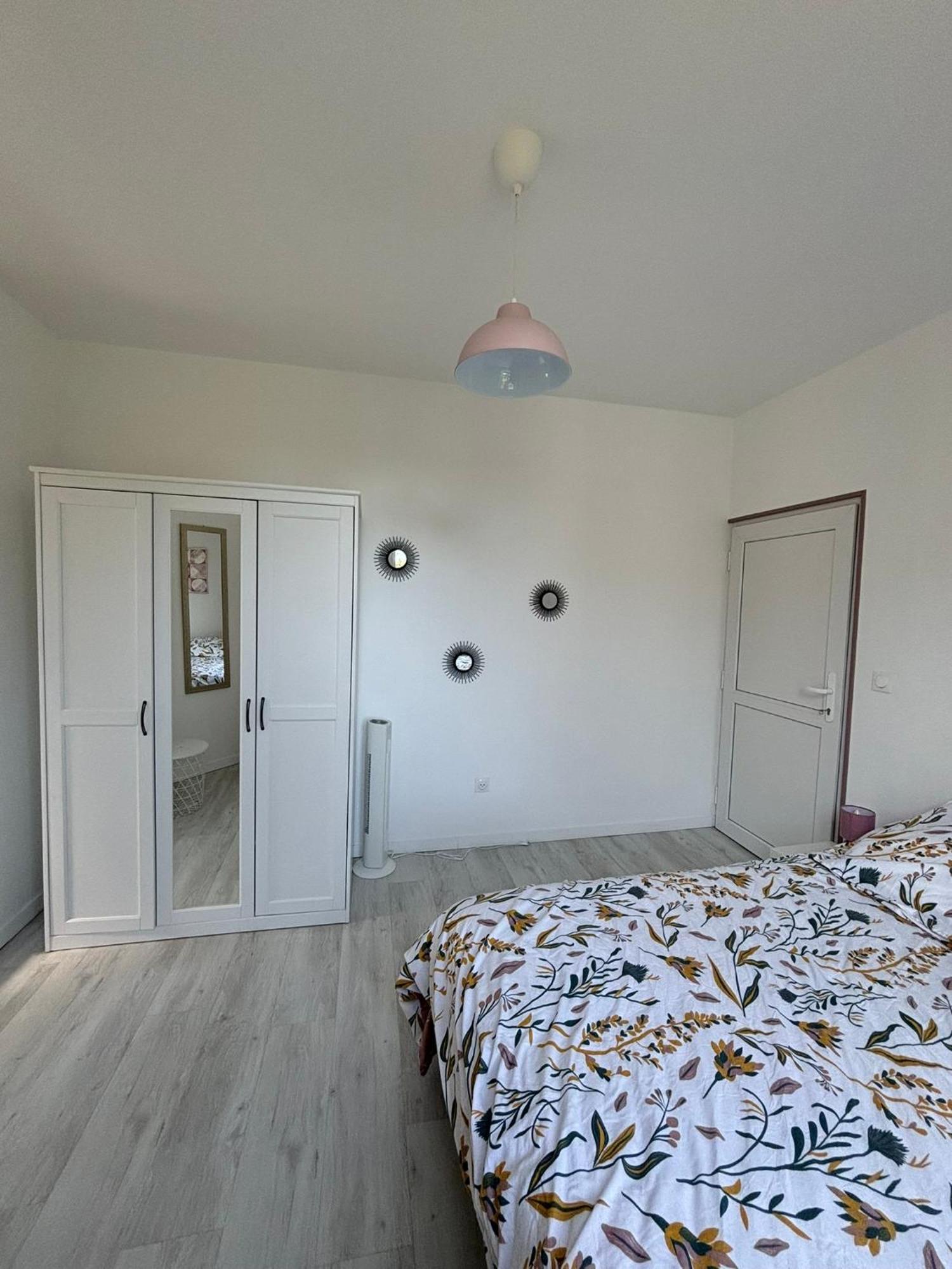 Pink Cosy Apartment Louviers Ngoại thất bức ảnh